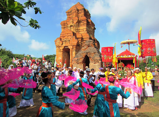 Khám phá lễ hội Roya của người Chăm tại An Giang