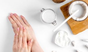 Cách làm kem dưỡng da tay tại nhà theo mùa cực chuẩn