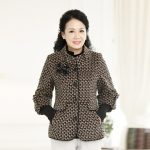 Những mẫu áo khoác u50 cho quý bà thêm phần sang trọng